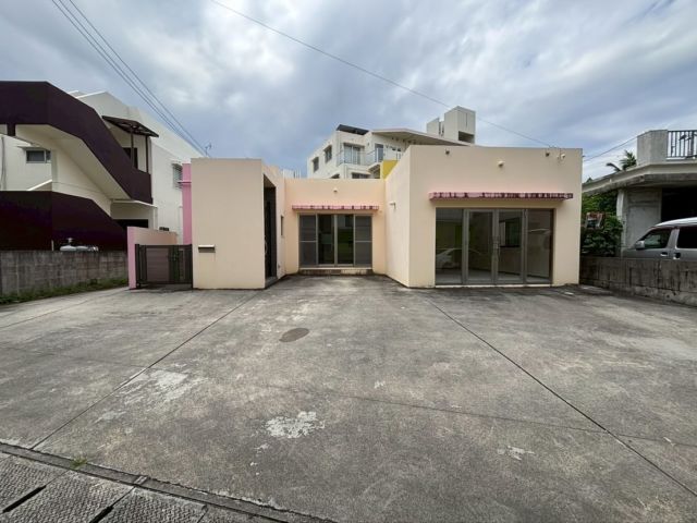 【新規販売物件🏠】

こんにちは🌞

豊見城市字豊見城にて中古戸建販売開始しました！

店舗兼住居となっておりますので、事業をお考えの方にもおすすめです！

築11年でまだまだ新しいですよおお😇

土地広々115坪で駐車場6台いけますよ！！

いつでも内覧可能なのでお気軽にお問合せくださいませ😊

沖縄県那覇市真嘉比１丁目22番3
株式会社ネクサス　098-894-6886

#沖縄#不動産#ネクサス#売買#賃貸#戸建#土地#アパート#マンション#投資#収益#海